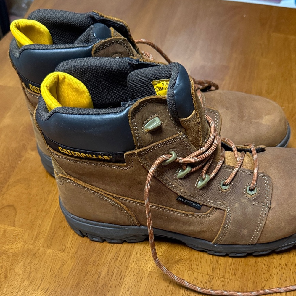 Caterpillar Men's Tan and Black Boots